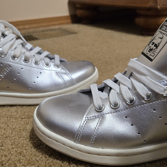 Adidas Silver Stan Smith Sneakers - Picture 3 of 4